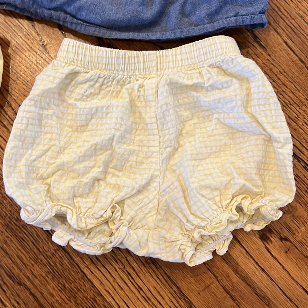 CHAMBRAY EMBROIDERED TOP WITH MATCHING YELLOW SHORT SET - 2T
